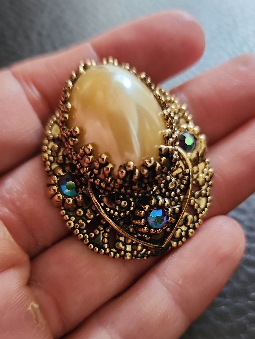 Vintage Gold Tone Scarf Clip